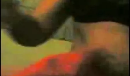 जब अभी भी चूस रहा था, उसे जोर से सेक्सी मूवी हिंदी चोदने के लिए विनती की