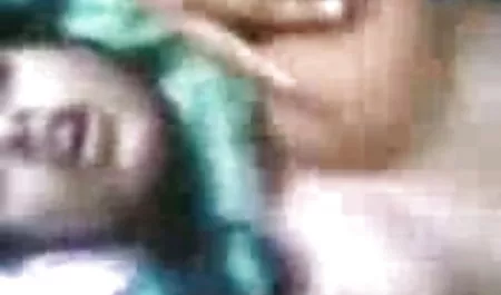 मेरे लड़के को बिस्तर पर आराम हिंदी सेक्सी फिल्म हिंदी में सेक्सी करने में मदद करना