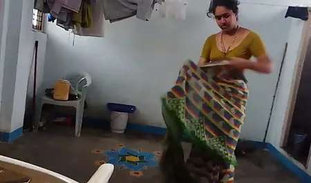 कपड़े बदलते ही भाई ने बहन सेक्सी हिंदी फिल्म सेक्सी हिंदी फिल्म वीडियो की फोटो खींची