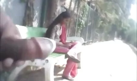वह अपने मालिक के पति पर धोखा दिया है और उसकी बहन के सेक्सी मूवी वीडियो हिंदी में सामने सोया