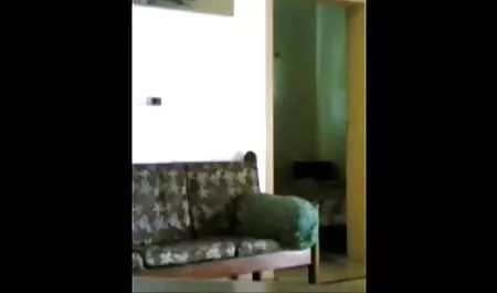 दो वेश्याओं को घर पर बुलाया हिंदी सेक्स मूवीस