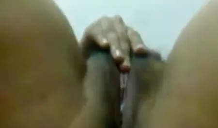 जब पति निष्क्रिय हो गया, तो पत्नी सेक्सी पिक्चर वीडियो भेजिए ने अपनी कमजोरी का फायदा उठाया।