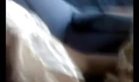 खुली हवा में ग्रे पैंटी में हॉलीवुड सेक्सी पिक्चर हिंदी में पेशाब करते समय अपने तंग गधे के साथ छेड़ो