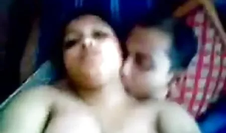 एक व्यापारिक महिला को बहकाने के लिए सावधानी सेक्स सेक्स फिल्म मूवी से फिट बैठता है