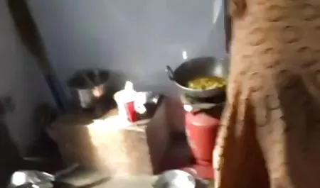 समुद्र अभी तक मौसम नहीं है, इसलिए मैं बिना पीछे देखे समुद्र तट पर लिखता हूं पूरी सेक्सी फिल्म