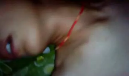 चूत बॉलीवुड सेक्सी फिल्म हिंदी के साथ खेलो, मेरे पास पाँच मिनट में समाप्त होने का समय है