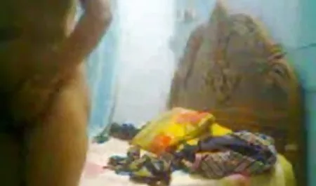 संवेदनशील लड़की चूसने के कौशल पूरी सेक्सी फिल्म पर गर्व करती है