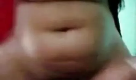 कमरे में पर्यटक हिंदी में सेक्सी मूवी वीडियो में चुदाई करते हैं