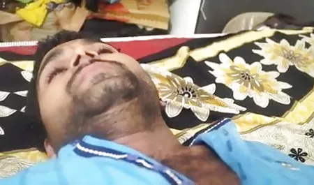 एक व्यस्त मालिश का विरोध नहीं कर सकते एक ग्राहक सेक्सी हिंदी फिल्म सेक्सी हिंदी फिल्म वीडियो phallus