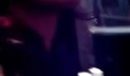 तीन बच्चों और दो दोस्तों के सेक्सी पिक्चर सेक्सी फिल्म वीडियो बेडरूम में एक पार्टी के बाद नंगा नाच के साथ यौन संबंध थे