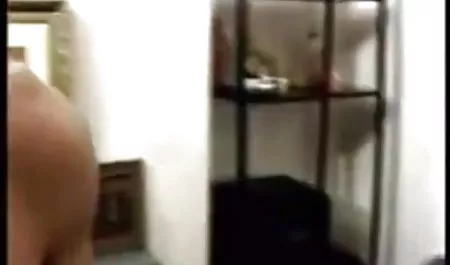 पतला रूसी लड़की अपने सुंदर शरीर को दिखाती हिंदी फिल्म हिंदी वीडियो सेक्सी है
