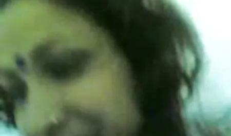 बाध्य नकाबपोश सेक्सी पिक्चर फुल मूवी लड़की एक गहरे गले का blowjob देती है