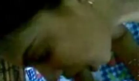इतना स्पर्म क्यों! सिर से पैर तक एक परिपक्व हिंदी फीचर फिल्म सेक्सी माँ को भर दिया