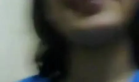 परिपक्व महिला एक लड़के के कौमार्य सेक्सी हिंदी फीचर फिल्म से वंचित करती है