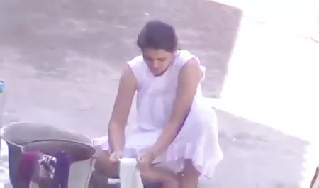 पत्नी एक व्यापार यात्रा पर पहुंचे अपने पति को प्रसन्न सेक्सी वीडियो फुल मूवी करती है