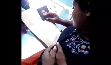 एलेक्सा को लगा कि वह फिल्म सेक्सी हिंदी फिल्म अकेली है