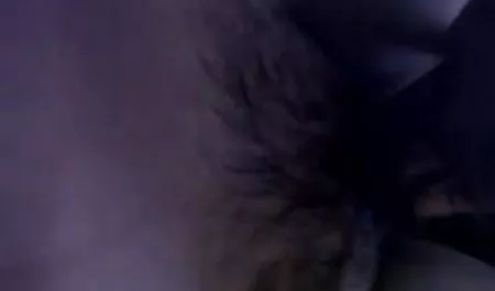 शर्मीली गर्म हिंदी सेक्सी मूवी saggy श्यामला fucks रूममेट