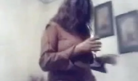 पचास साल की उम्र में, वह बहुत अच्छी तरह से चूसना सेक्सी फिल्म हिंदी में वीडियो सीख गई