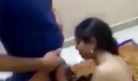वेब कैमरा पर उसे सेक्सी फिल्म वीडियो हिंदी में सेक्सी फिल्म सेक्स से पता चलता है, जो नए आदमी के साथ मेगन