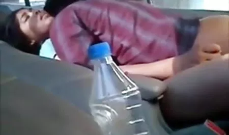 मॉडल मोड फिल्म सेक्सी हिंदी वीडियो की एक किस्म में मोतियों के बिना कपड़ा में उपलब्ध है