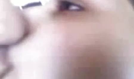 उसने एक पर्पल डिल्डो अपनी ब्लू फिल्म सेक्सी नया गांड में डाला