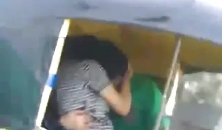 ऐलेना कैट अपने गुलेल से अमेरिका को बफ फिल्म सेक्सी जीत लेती है