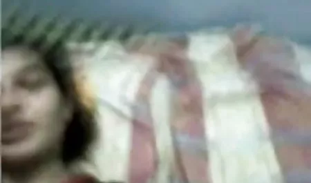 बाइक पर अनन्य अश्लील हिंदी ब्लू सेक्सी हिंदी