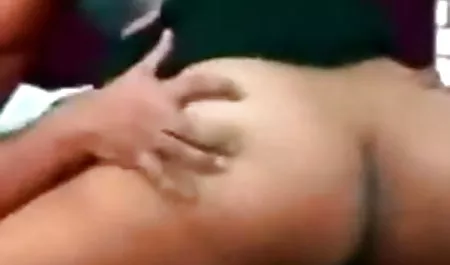 बिस्तर गले में दो सेक्सी मूवी इन हिंदी गर्लफ्रेंड एक दूसरे की टोपी जीभ में मुंडा