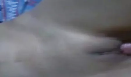 एक ट्रेन में blowjob के फुल मूवी सेक्सी हिंदी लिए एक लड़की को बहकाया