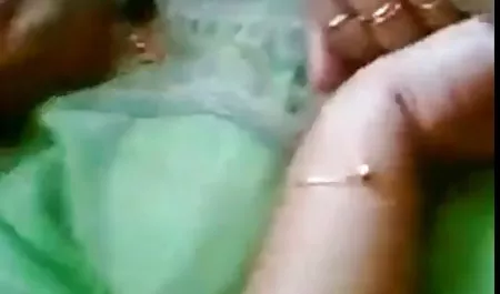 चार चौके ऊंचे हो जाते हैं हिंदी में सेक्सी पिक्चर फिल्म