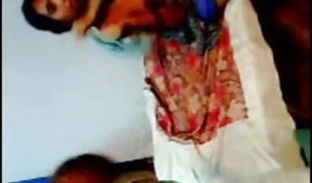 प्यारा लड़की खुशी से एक डिक बेकार है फिल्म सेक्सी हिंदी वीडियो