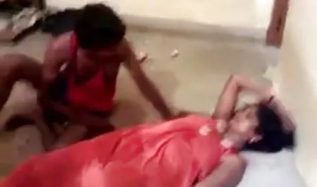 गुदा सेक्स के लिए लड़के नेटवर्क से वीडियो में सेक्सी पिक्चर वीडियो में लुभाना के लिए चड्डी में फूहड़