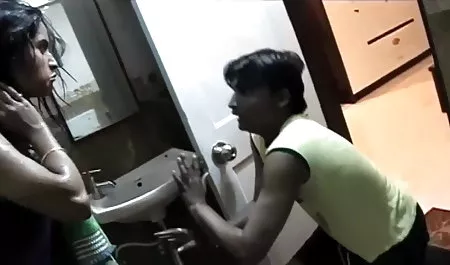 उन्होंने पहले व्यक्ति को शॉवर में चेहरे पर एक वीडियो में सेक्सी पिक्चर वीडियो में चूसना और सह शॉट दिया