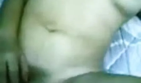 बिल्ली पर सह और उसकी सेक्सी हिंदी वीडियो मूवी पैंटी पर डाल दिया