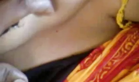 पापा ने मुझे मम्मी से उलझा दिया हिंदी सेक्सी मूवी दिखाओ