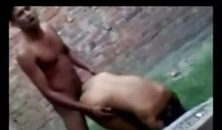 वह सेक्सी मूवी पिक्चर हिंदी में बेबस है