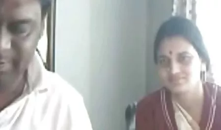 प्रेमी गर्म सेक्सी फिल्म वीडियो में हिंदी लैटिना प्रेमिका के साथ पीओवी सेक्स लेता है