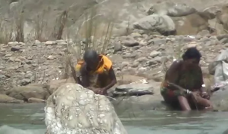 दो सुंदर मौखिक दो के लिए एक स्पष्ट संभोग सुख के साथ समाप्त हिन्दी सेक्सी मूवी
