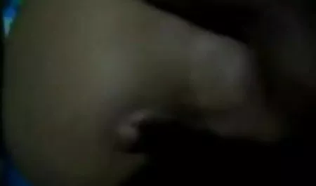 आदमी सड़क पर एक लड़की से हिंदी ब्लू सेक्सी हिंदी मुलाकात की और कार में उसे गहरी पॉलिश और घर पर हिंसक यौन संबंध के लिए उसे प्रोत्साहित किया