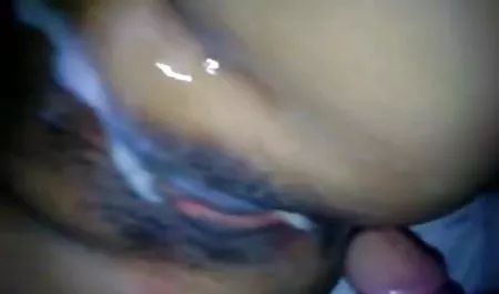 शीर्ष मॉडल समय-समय डिजाइनर के साथ हाथ में हाथ इंग्लिश सेक्सी पिक्चर दिखाओ जाता है