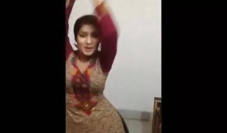 एक सेक्स वीडियो फिल्म बताइए मकई क्षेत्र में एक अजनबी के साथ सेक्स