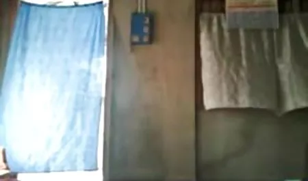रूसी लड़की फर्श को सेक्सी फिल्म भेजो सेक्सी धोती है और पीछे का आनंद लेती है