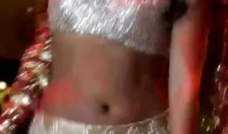 महिला को नहीं सेक्सी दिखाइए पिक्चर छोड़ता, आखिरी फूहड़ की तरह स्मैश करता है