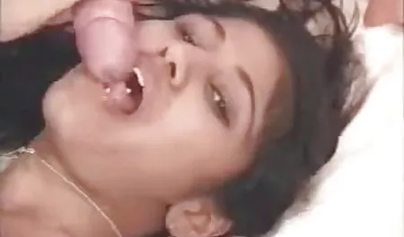 पड़ोसी के सेक्सी हिंदी फिल्म दिखाओ साथ लाल टोपी में देशी लड़की खेलती है