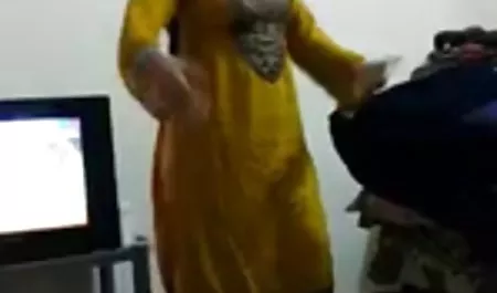 लानत है, सेक्सी फिल्म भेजिए हिंदी श्यामला, बालदार, बिल्ली