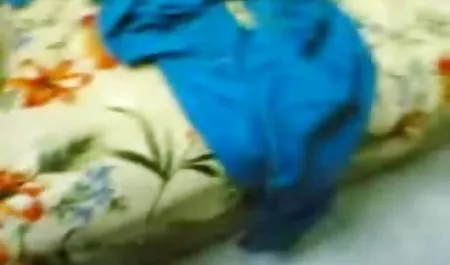 उसके पति सेक्सी फिल्म सेक्सी फिल्म हिंदी में और दोस्त अपनी पत्नी को मुक्त करने के लिए तीन लोगों के एक समूह का आयोजन किया