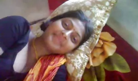 छात्रों ऊब महसूस करते हैं और भावनात्मक संबंध बनाने के लिए दोस्तों सेक्सी सेक्सी फिल्म सेक्सी फिल्म सेक्सी को आमंत्रित