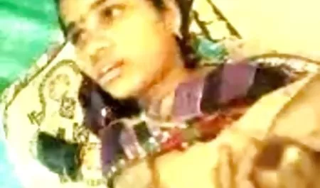 आदमी गर्म गर्लफ्रेंड चुंबन कैसे देखा और उन्हें हिंदी सेक्सी फिल्म गर्ल शामिल हो गए