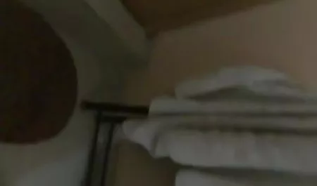 बस्टी बफ फिल्म सेक्सी चिक के लिए पहली बार गुदा - दर्द होता है, लेकिन वह इसे पसंद करती है!