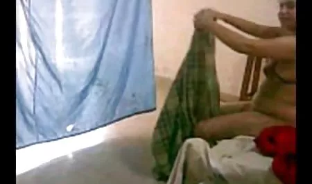 रूसी लड़के ने सौना के मुंह हिंदी भोजपुरी सेक्सी फिल्म में अपना गला दबा दिया